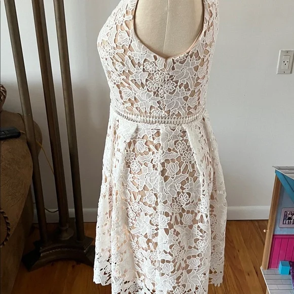 Alya White Lace Mini Dress NWOT - Picture 5 of 7